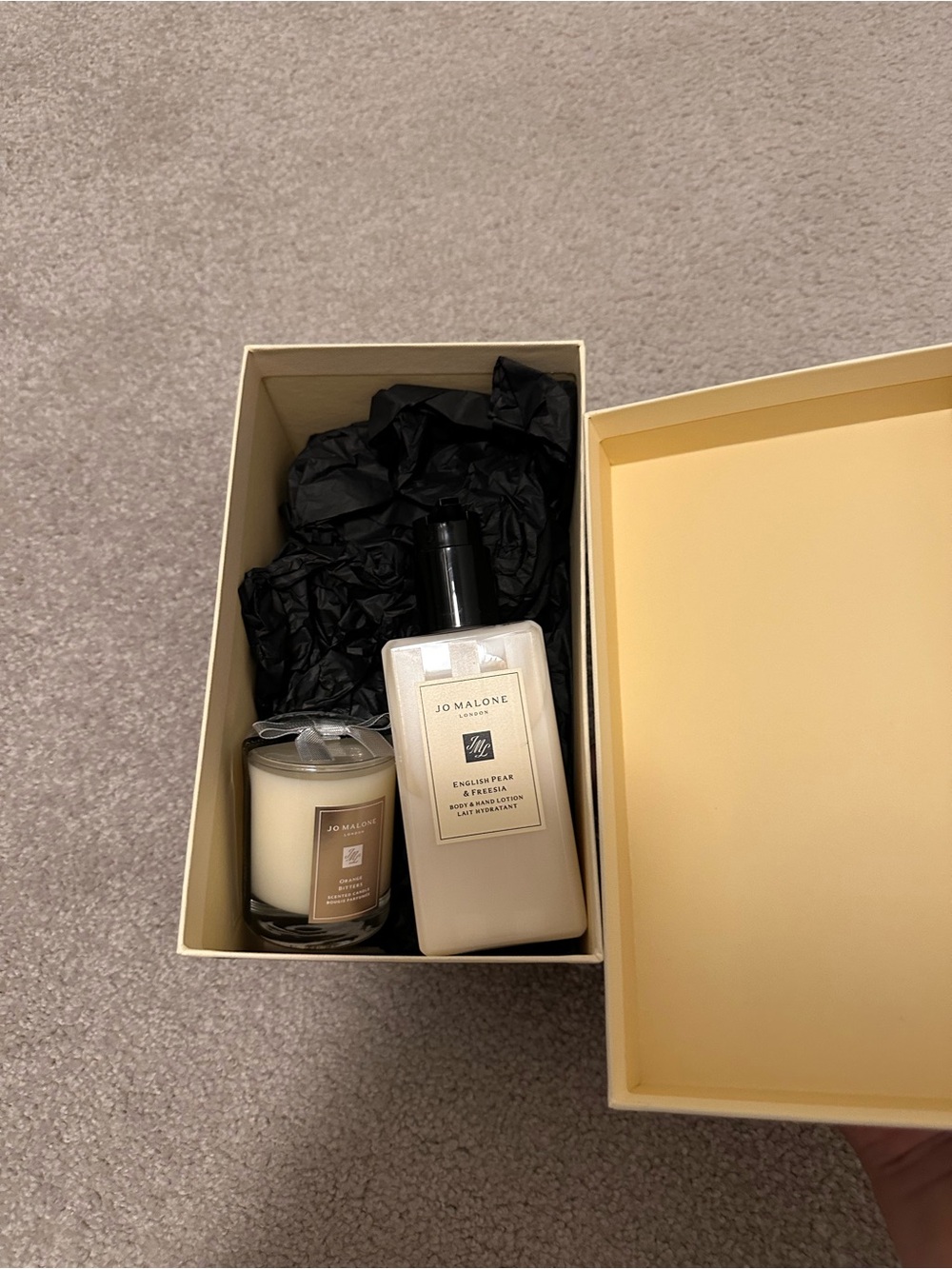 Jo Malone Cream & Black Gift Set with Lotion and Candle